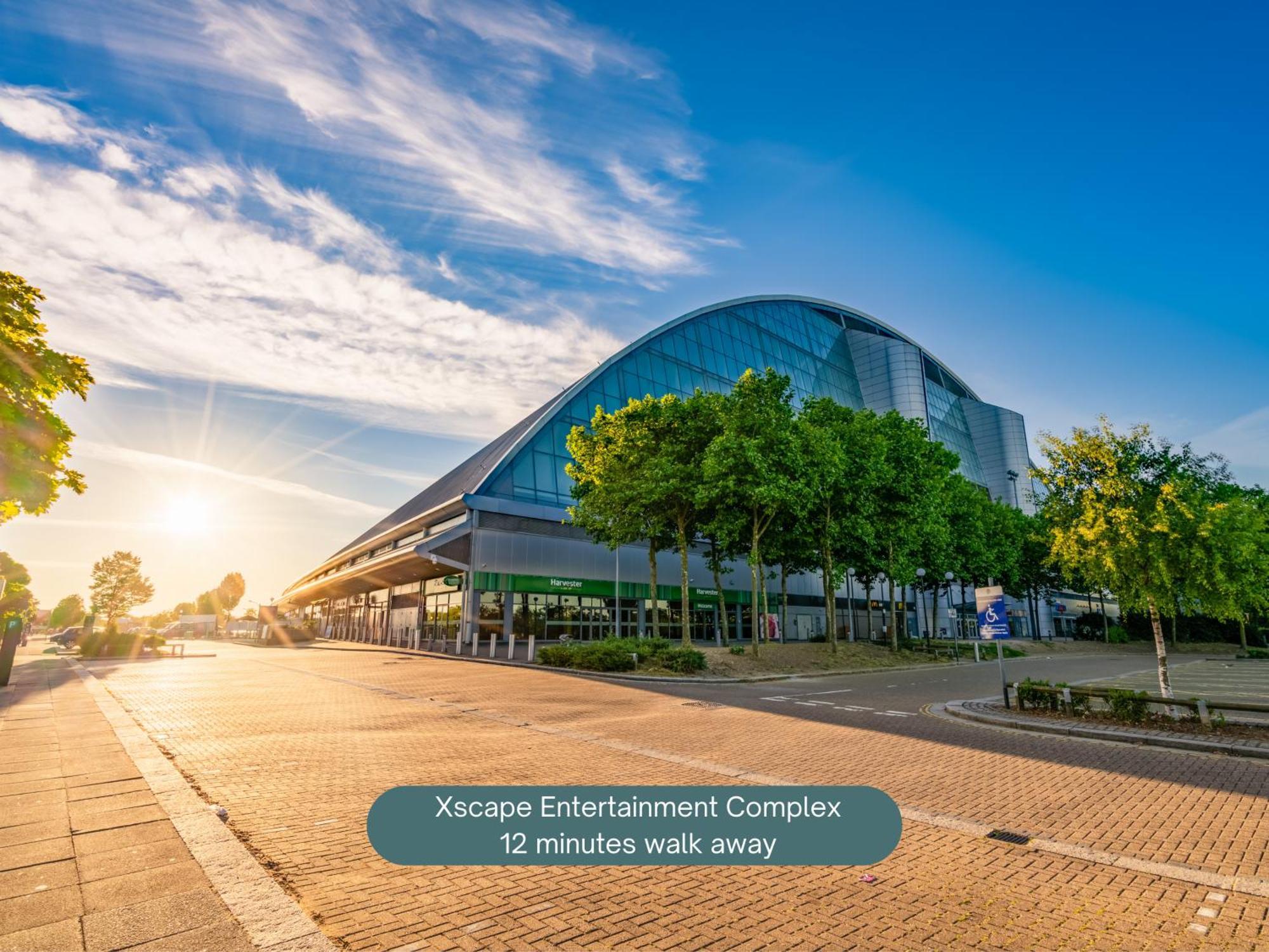 Penthouse Apartment - City Centre - Secure Parking, Balcony, Self-Check-In, Fast Wifi And Smart Tv With Netflix By Yoko Property Milton Keynes Exteriör bild