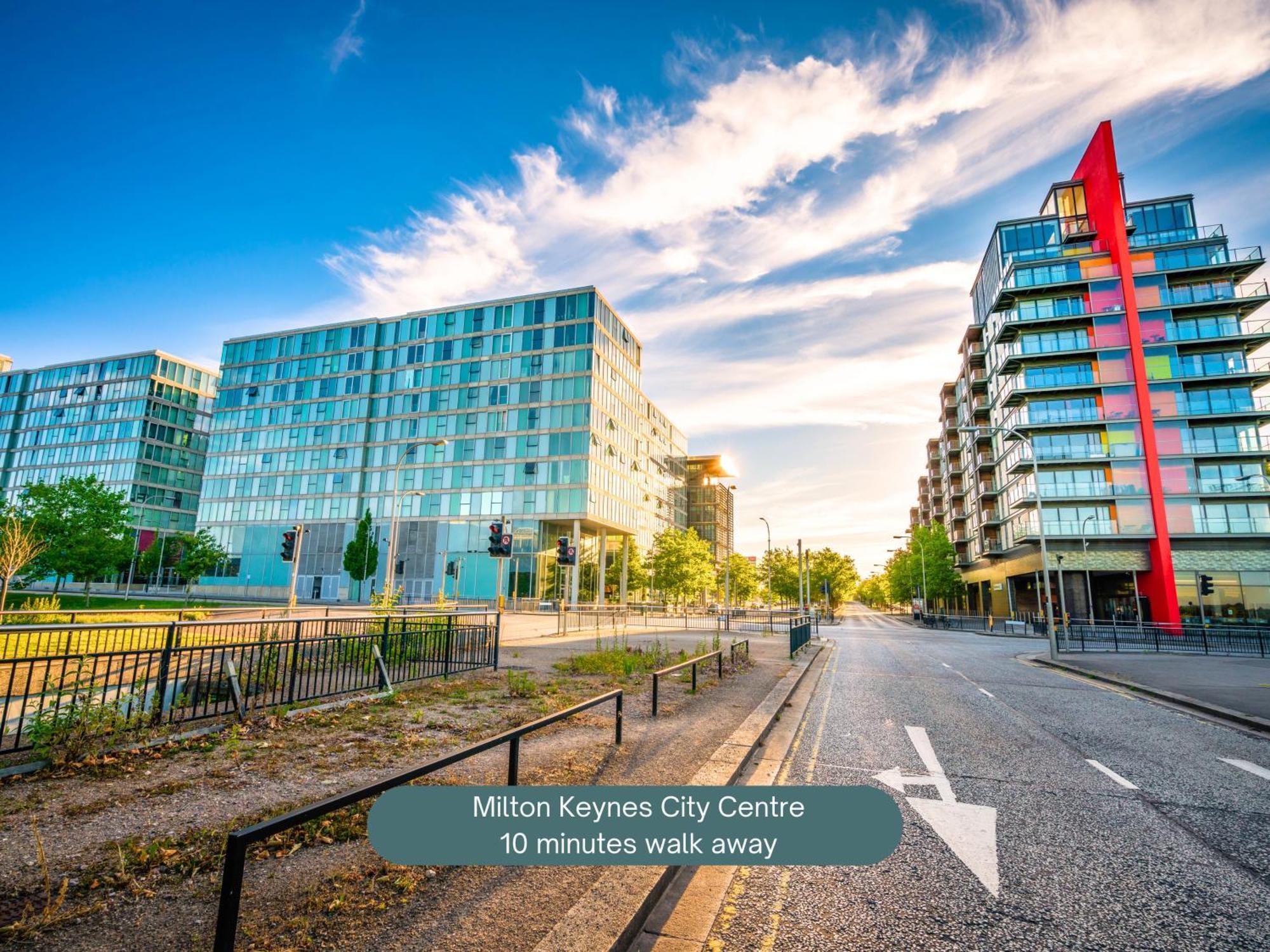 Penthouse Apartment - City Centre - Secure Parking, Balcony, Self-Check-In, Fast Wifi And Smart Tv With Netflix By Yoko Property Milton Keynes Exteriör bild