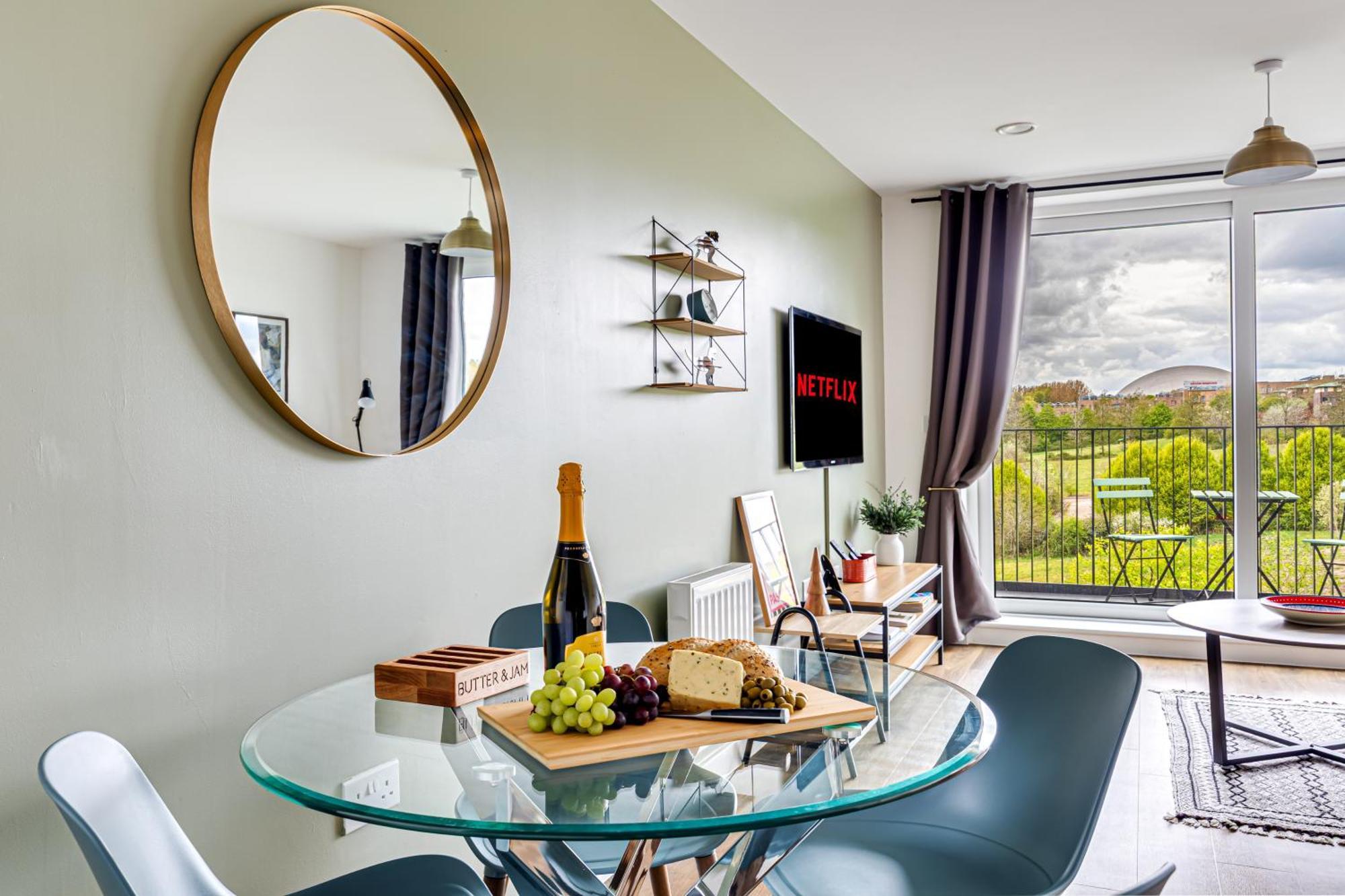 Penthouse Apartment - City Centre - Secure Parking, Balcony, Self-Check-In, Fast Wifi And Smart Tv With Netflix By Yoko Property Milton Keynes Exteriör bild