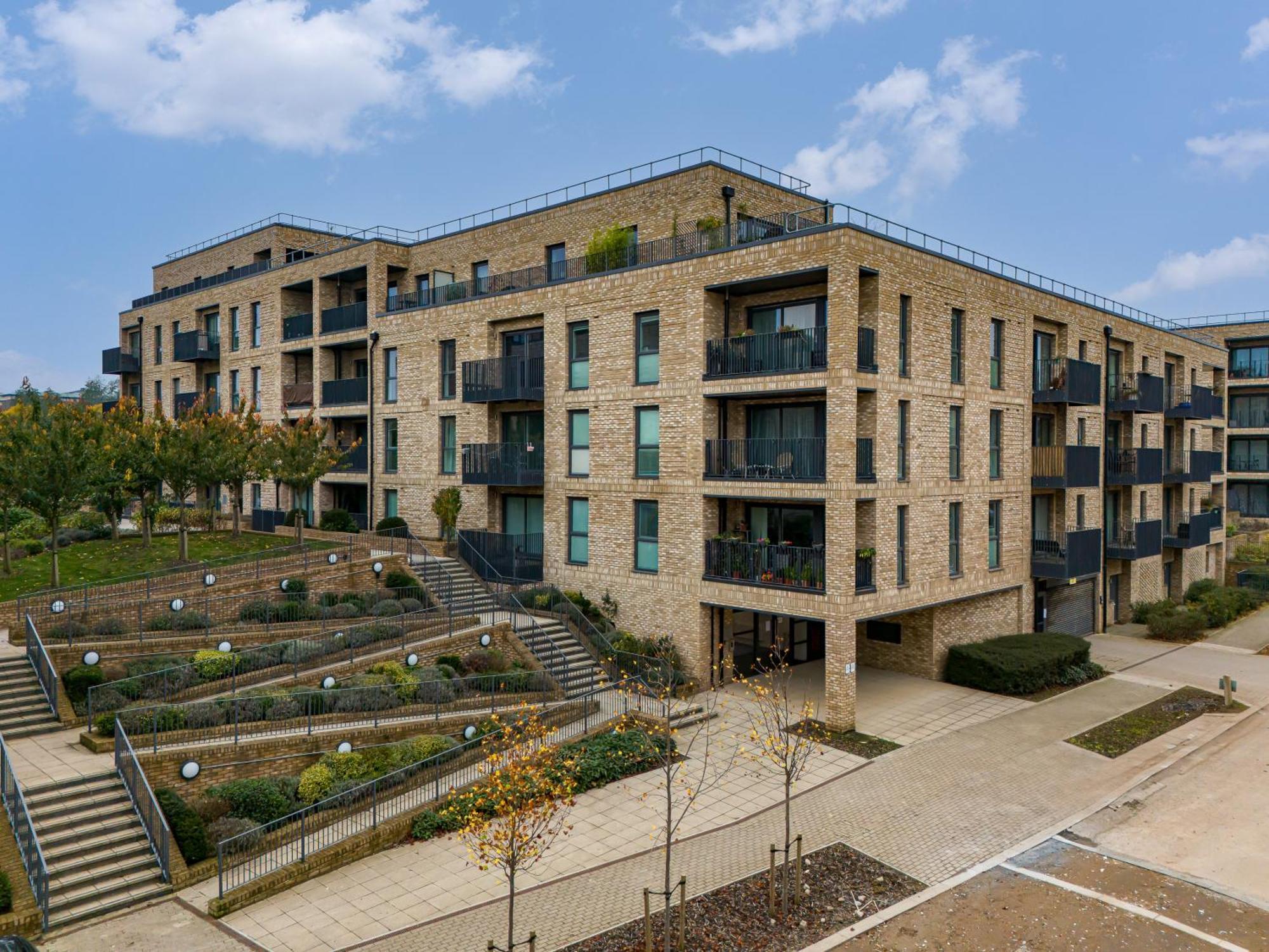 Penthouse Apartment - City Centre - Secure Parking, Balcony, Self-Check-In, Fast Wifi And Smart Tv With Netflix By Yoko Property Milton Keynes Exteriör bild