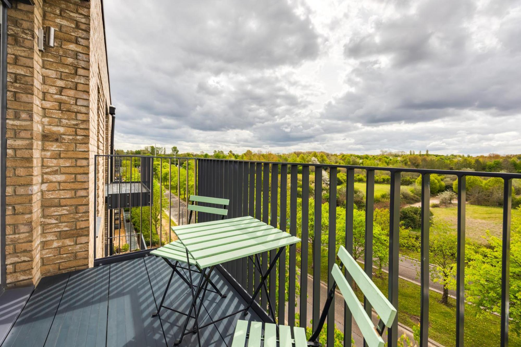 Penthouse Apartment - City Centre - Secure Parking, Balcony, Self-Check-In, Fast Wifi And Smart Tv With Netflix By Yoko Property Milton Keynes Exteriör bild