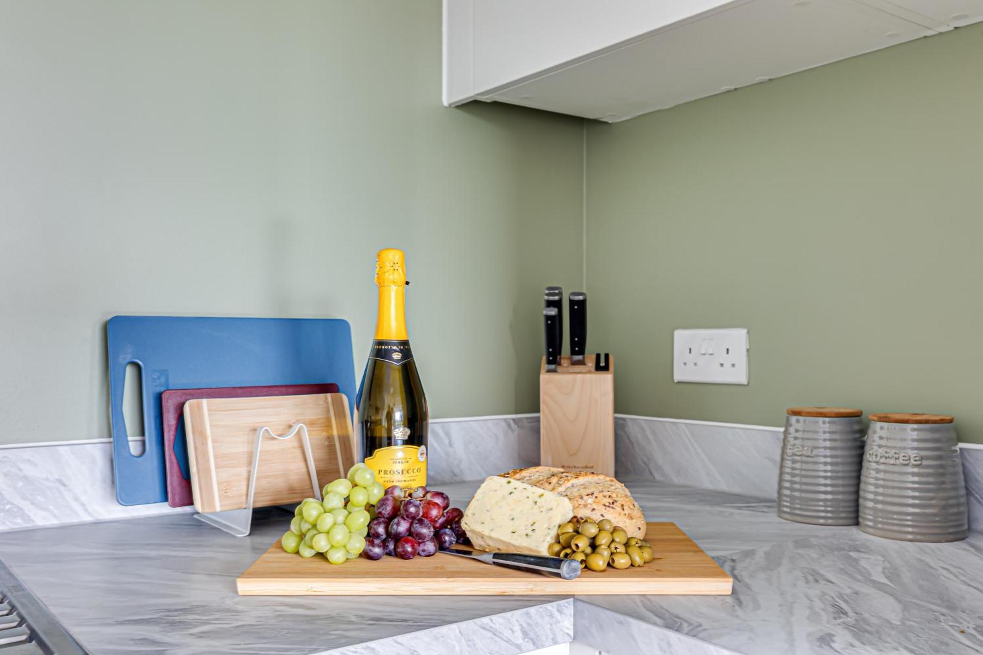 Penthouse Apartment - City Centre - Secure Parking, Balcony, Self-Check-In, Fast Wifi And Smart Tv With Netflix By Yoko Property Milton Keynes Exteriör bild