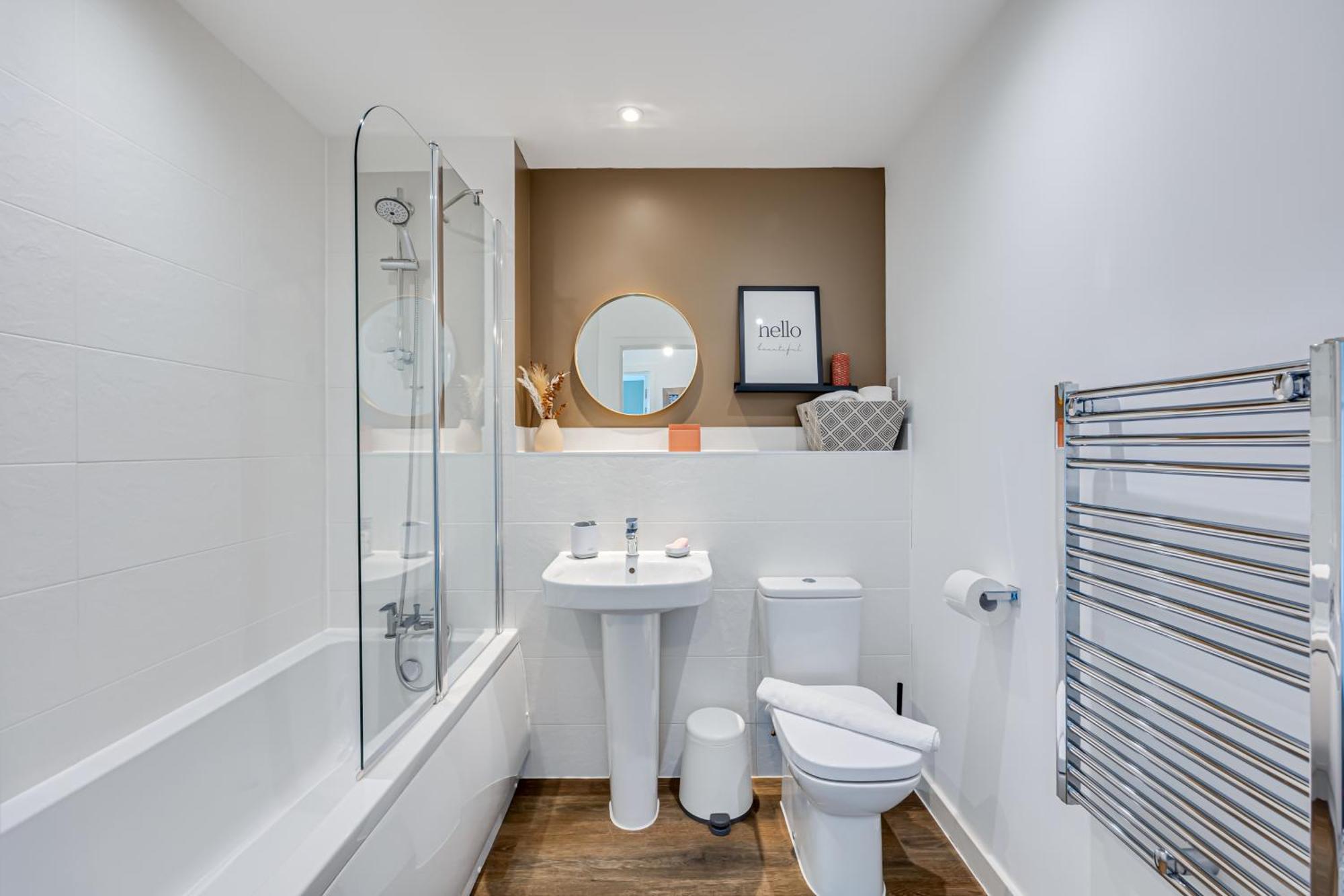 Penthouse Apartment - City Centre - Secure Parking, Balcony, Self-Check-In, Fast Wifi And Smart Tv With Netflix By Yoko Property Milton Keynes Exteriör bild